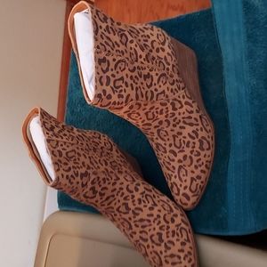 Almost NWT and box women's Lucky Brand wedged boots.   Size 9.5